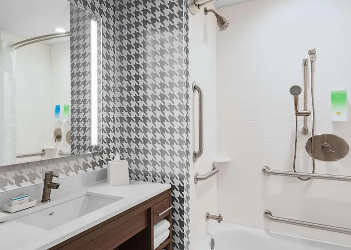 Hotel Home2 By Hilton Ocean Bayside 3*